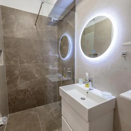 Golden Pearl Apartment Sarande